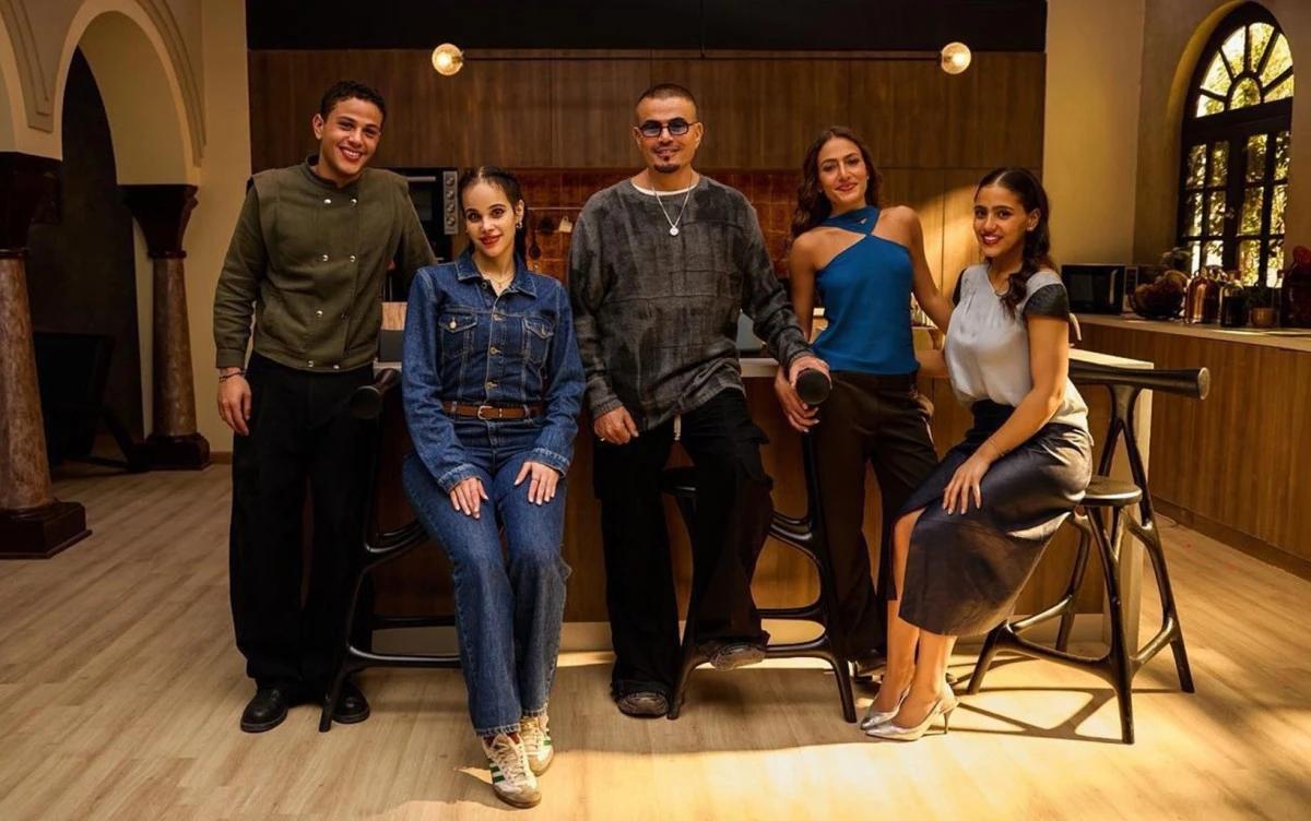 عمرو دياب يجتمع بأبنائه الأربعة لأول مرة في أغنية لإعلان رمضاني