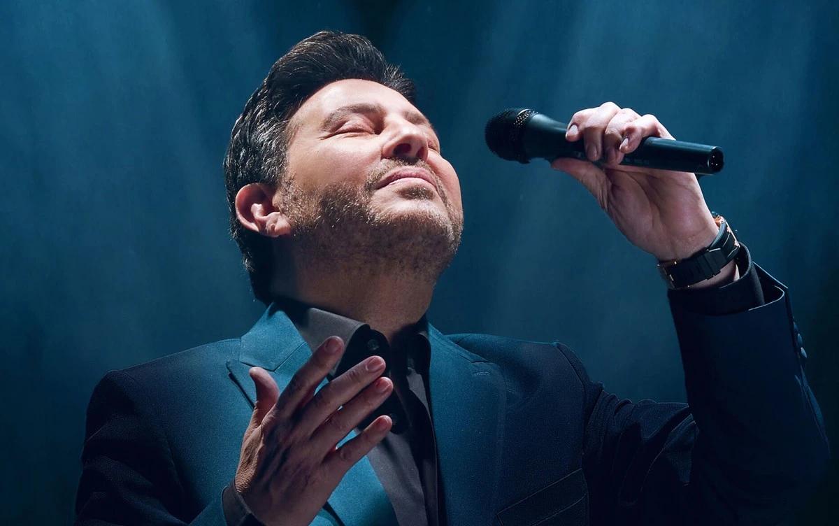 برسائل مؤثرة.. نجوم الفن يرسلون دعوات الشفاء لهاني شاكر